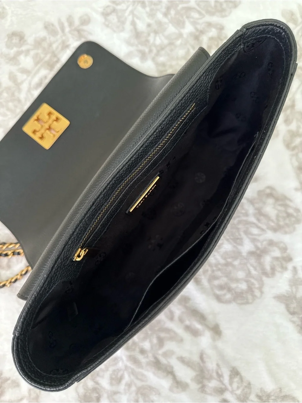 EUC Tory Burch Britten Large Shoulder Crossbody Bag Pebbled Leather Gold Chain